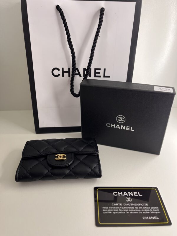 Mini Portefeuille Chanel Noir – Cuir matelassé & Logo doré