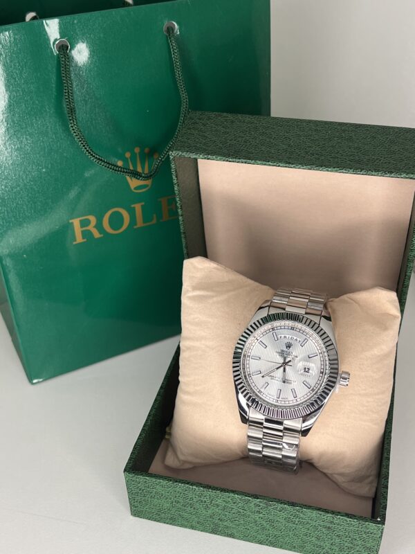 Montre Rolex Day-Date – Cadran Argent Texturé blanc date