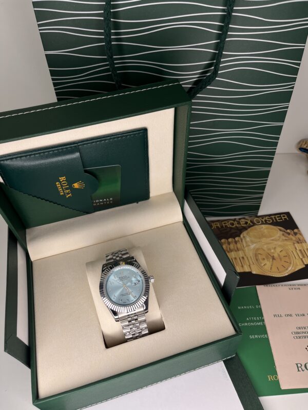 Rolex Datejust 36 – Cadran Bleu Glacier,avec index bâtons et chiffres arabes appliqués