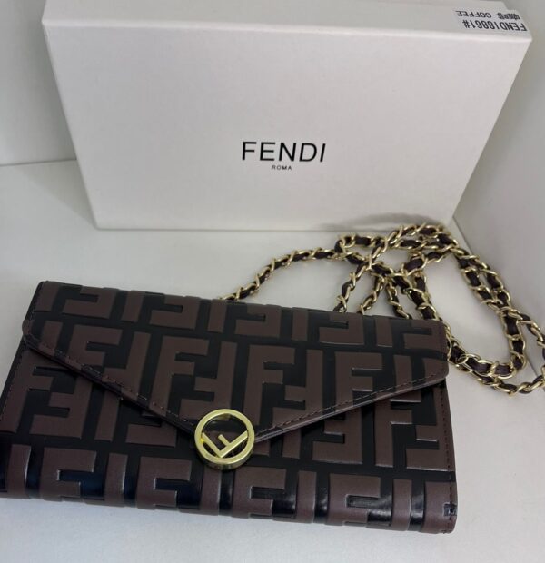 pochette motif marron fendi